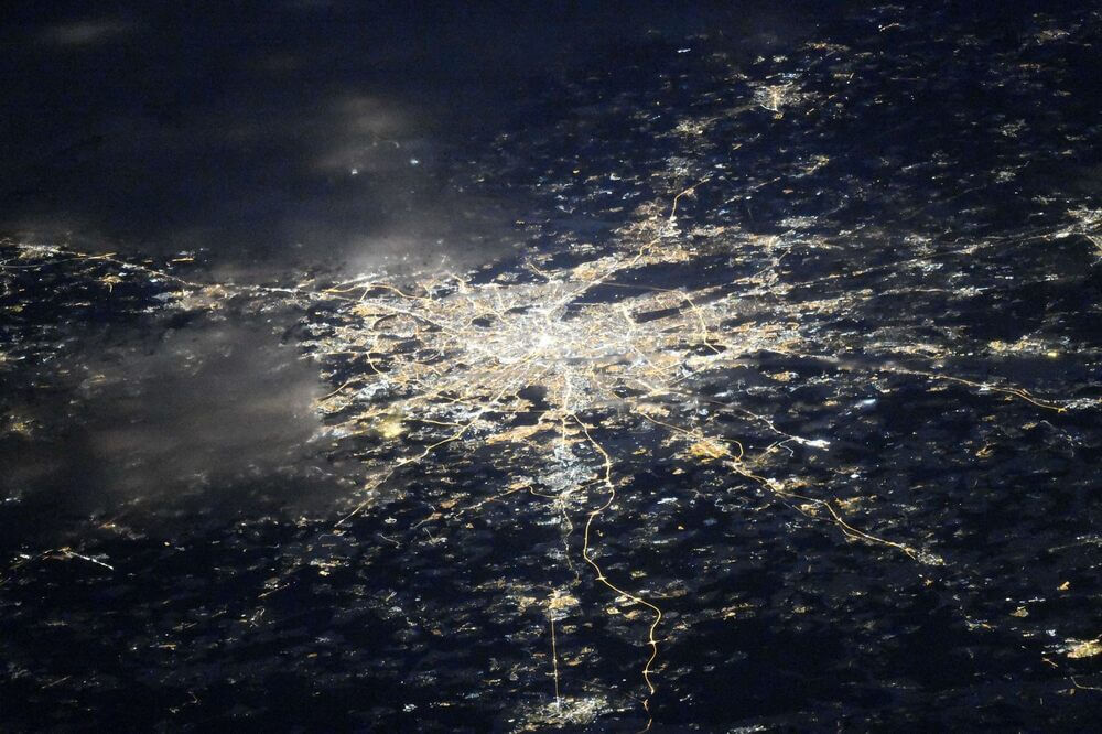 Москва - столица России. Города России ночью - вид из космоса (МКС) Москва - столица России. Города России ночью - вид из космоса (МКС)