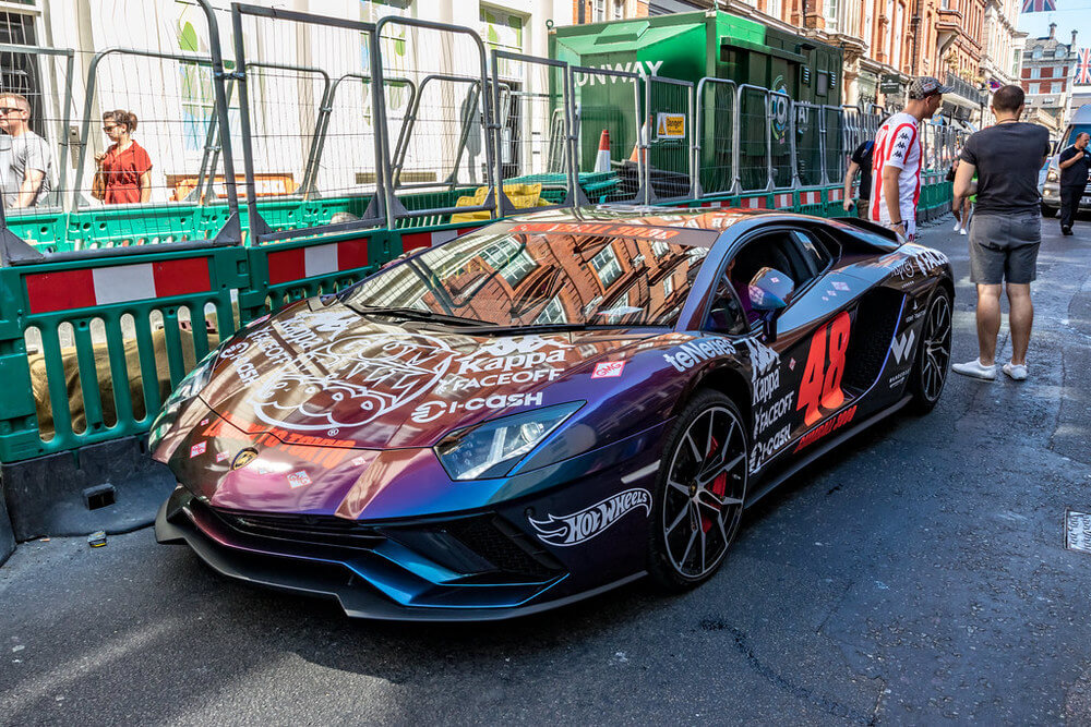 Gumball 3000: быстрые машины, высокие скорости и роскошь Gumball 3000: быстрые машины, высокие скорости и роскошь