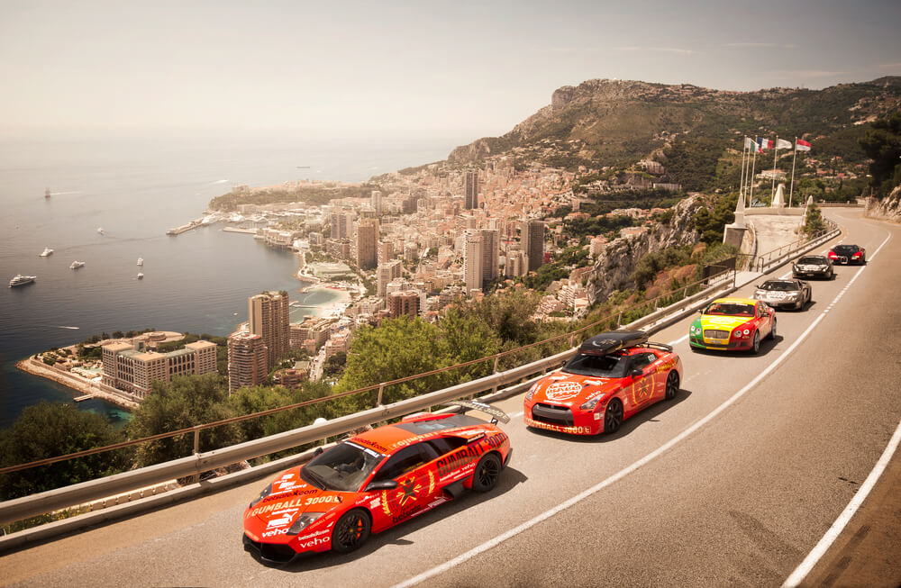 Gumball 3000: быстрые машины, высокие скорости и роскошь Gumball 3000: быстрые машины, высокие скорости и роскошь