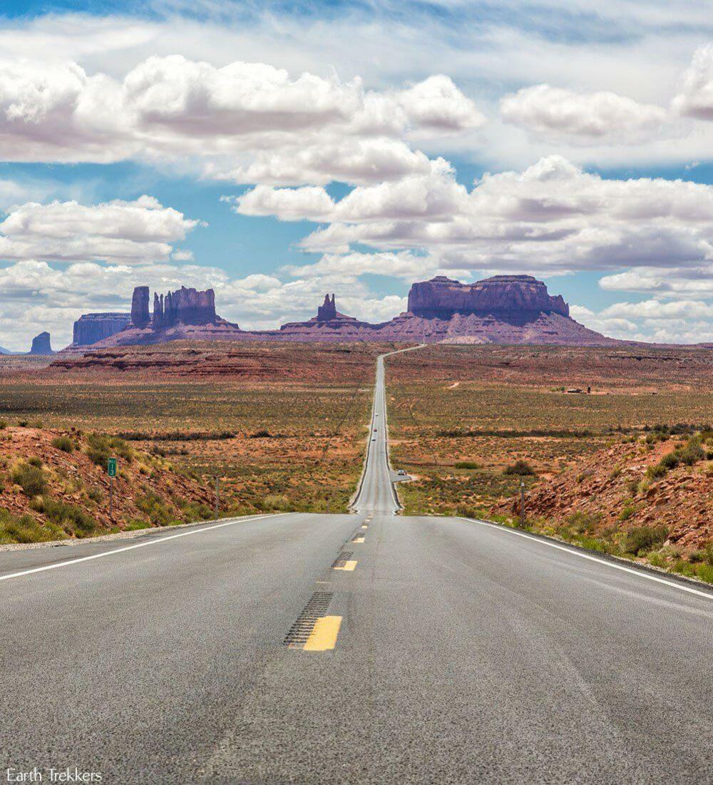 Долина Монументов (Monument Valley Park)