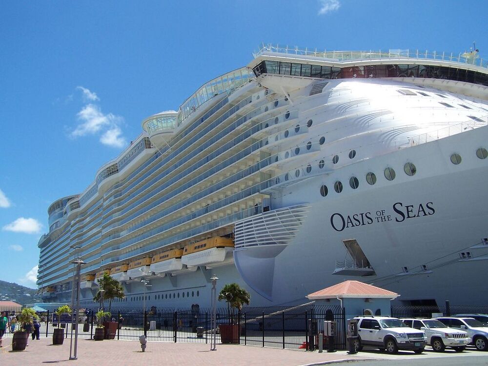 Royal Caribbean Oasis of the Seas (Топ 15 Самые большие круизные лайнеры)