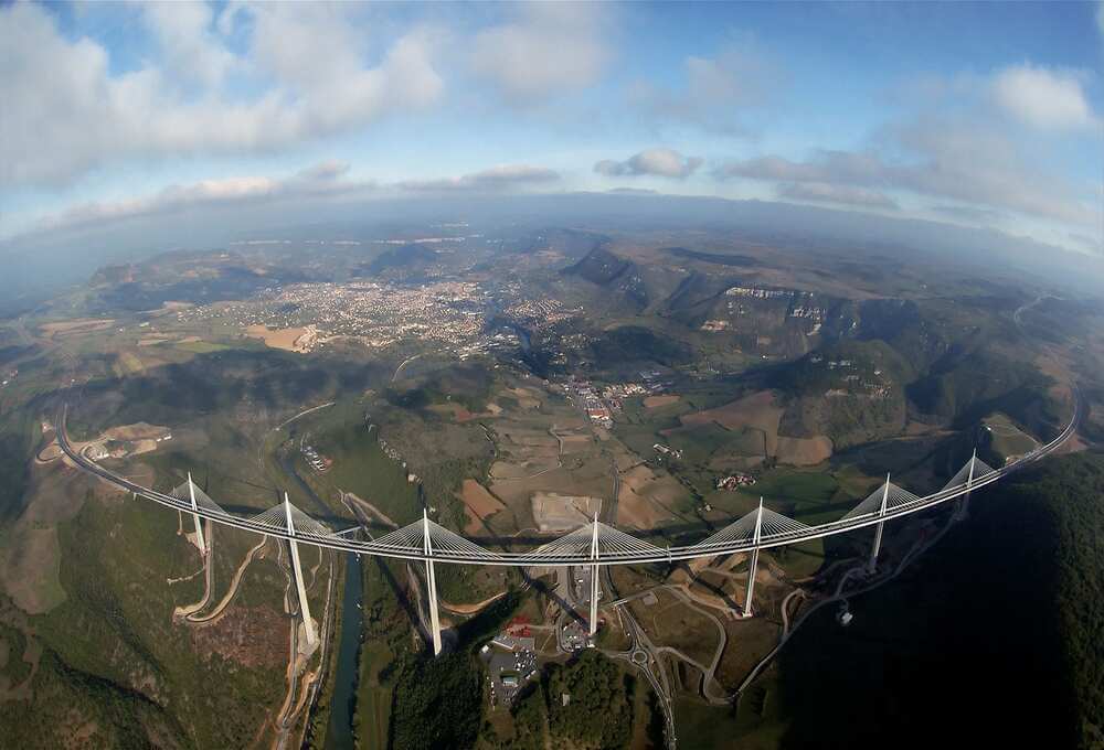 Мост Миллау (Millau Viaduct) — самый высокий мост в мире